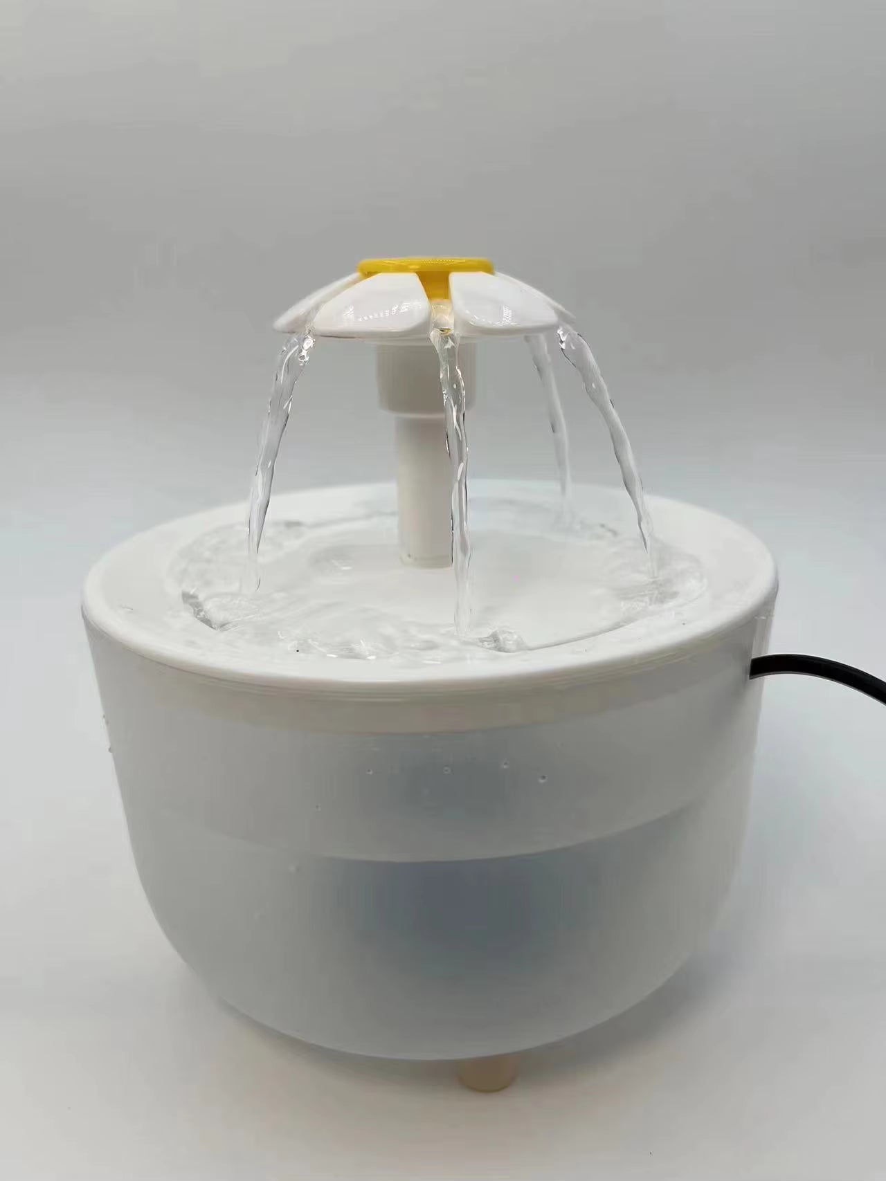 Ultra-Quiet USB Cat Water Fountain with Auto Filter - 1200ML Recirculating Drinker Bowl for Happy Hydration